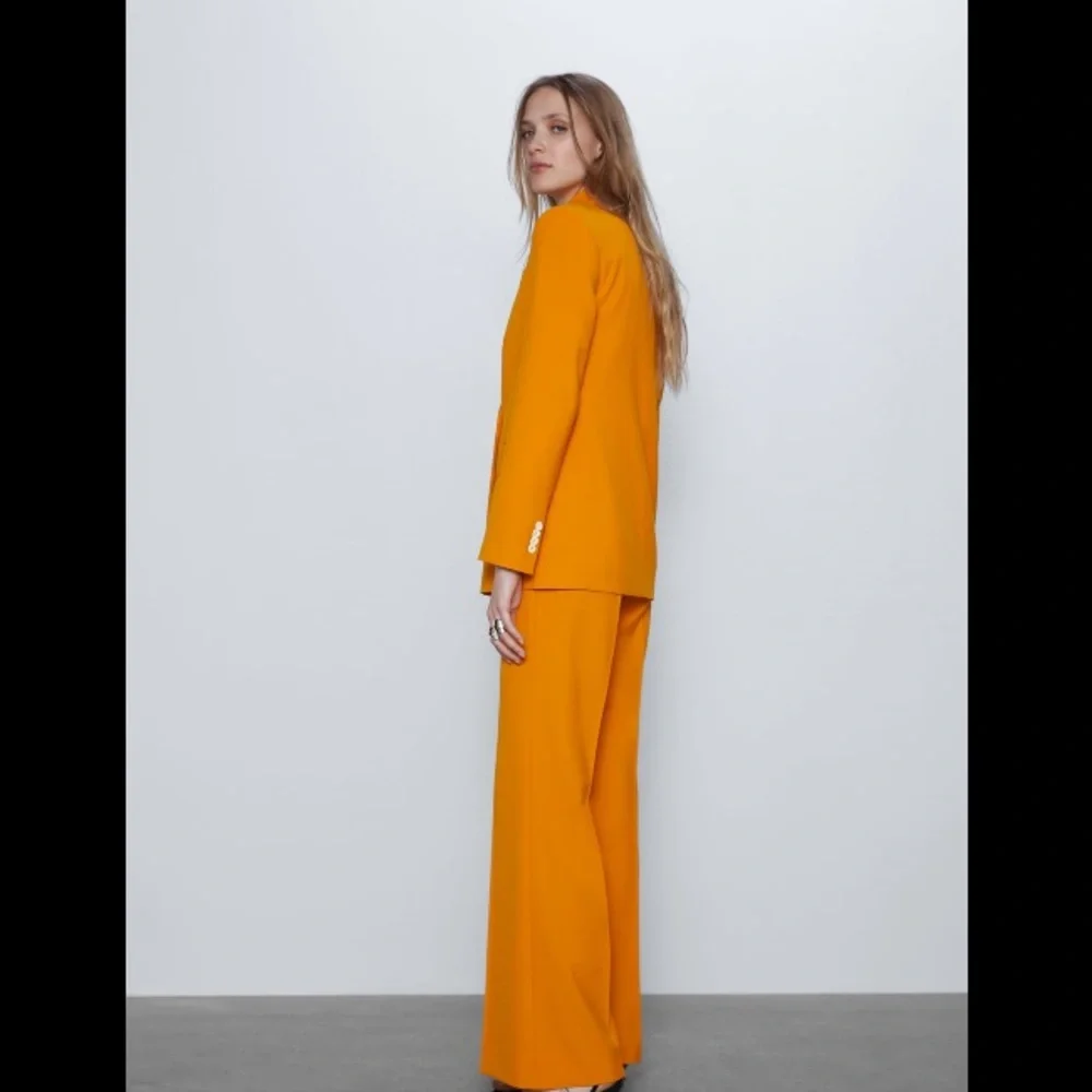 Zara contrast button orange blazer - Picture 9 of 12